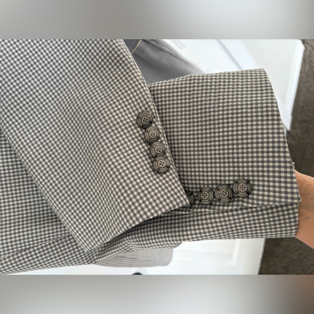 Robert Graham Blazer in Gray and White NWOT - Picture 7 of 7